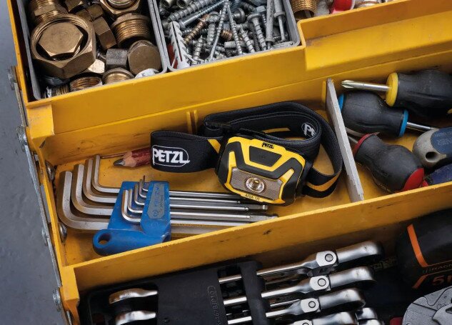 Ліхтар налобний Petzl ARIA 1R 450 люмен чорний / жовтий Фото №3