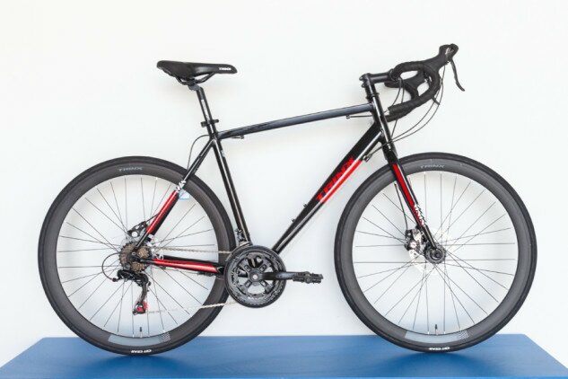 Велосипед Trinx Tempo 2.1 700C чорний/червоний/білий 500мм
