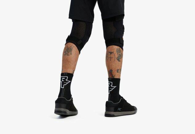 Захист колін RaceFace Ambush Knee Stealth чорний L (2023) Фото №3